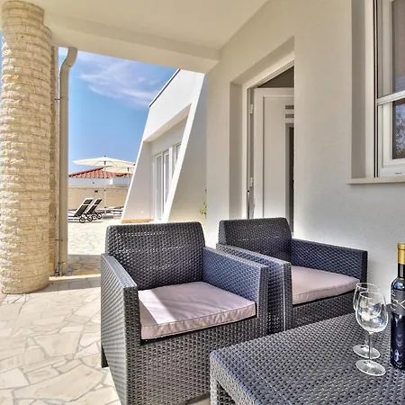 Casa Siesta Villa *